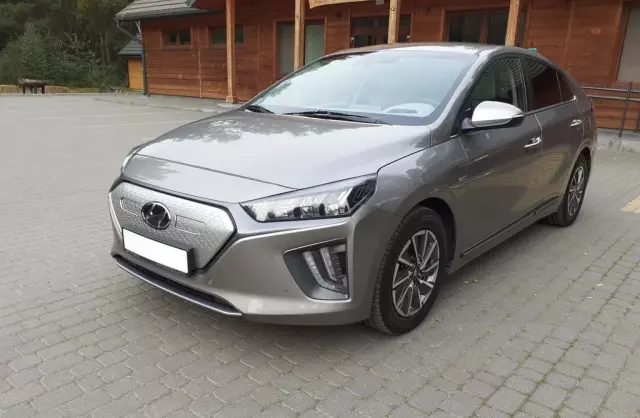 HYUNDAI IONIQ 