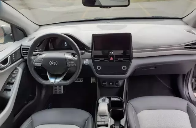 HYUNDAI IONIQ 