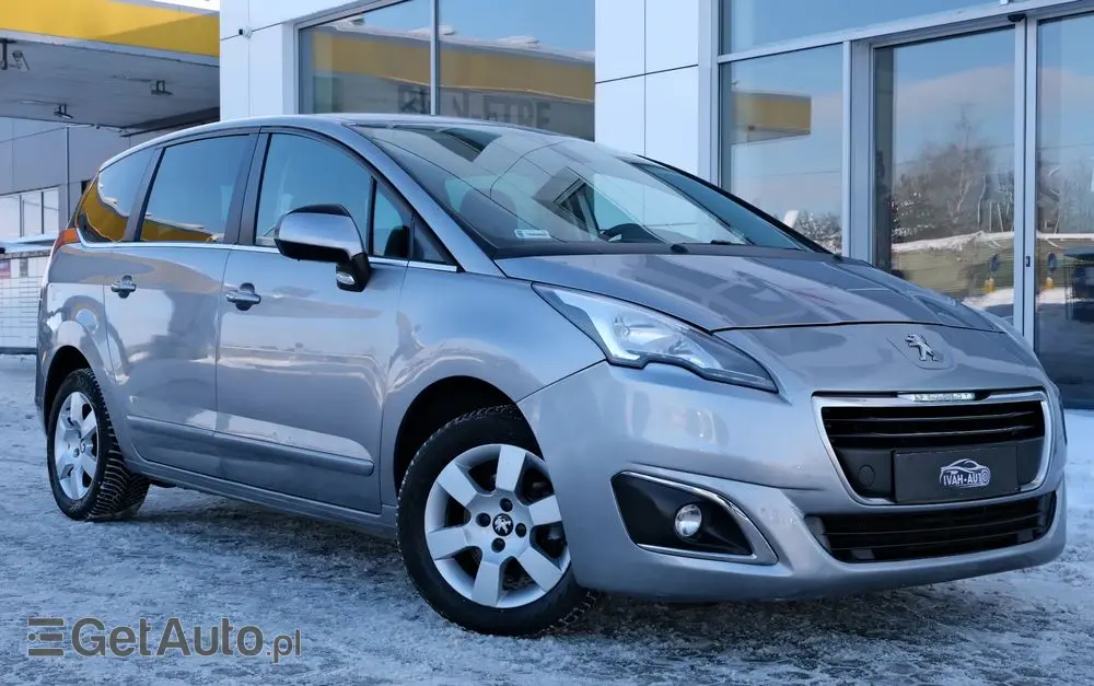 PEUGEOT 5008 