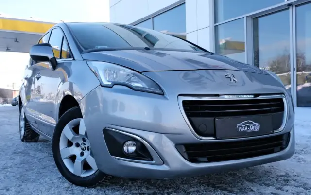 PEUGEOT 5008 