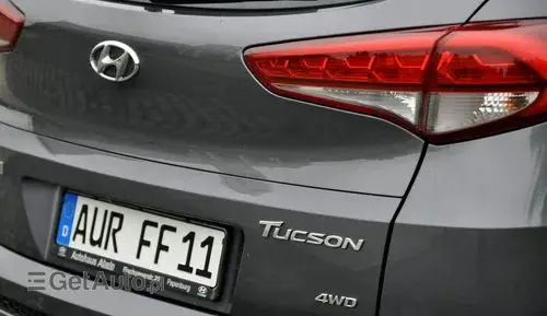 HYUNDAI Tucson 