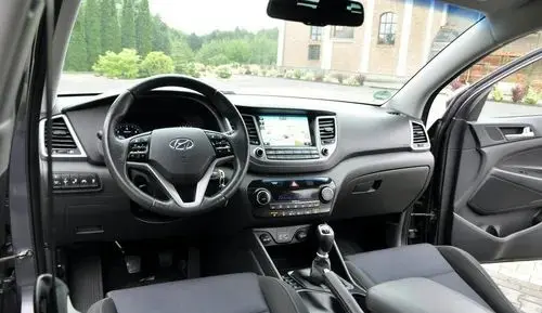 HYUNDAI Tucson 