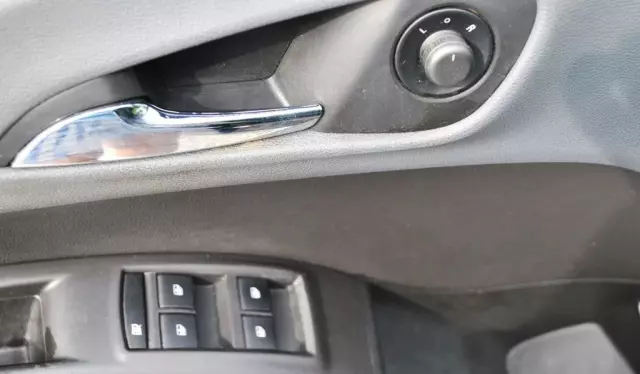 OPEL Meriva 1.7 DTC (110 KM)