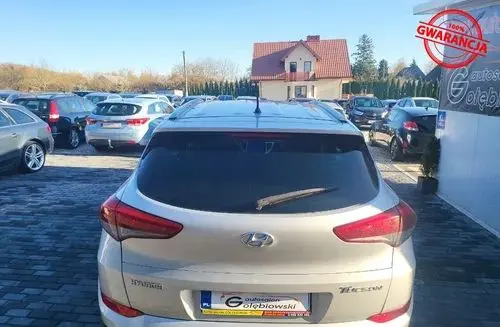 HYUNDAI Tucson 