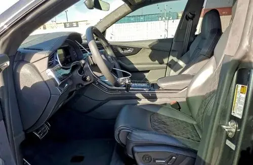 AUDI SQ8 