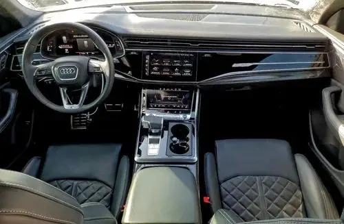 AUDI SQ8 