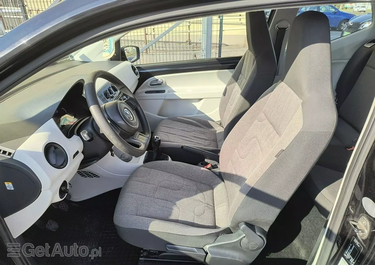 VOLKSWAGEN Up! 