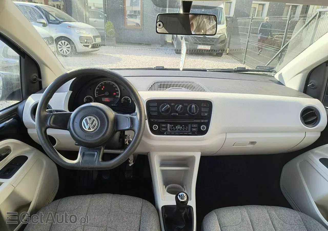 VOLKSWAGEN Up! 