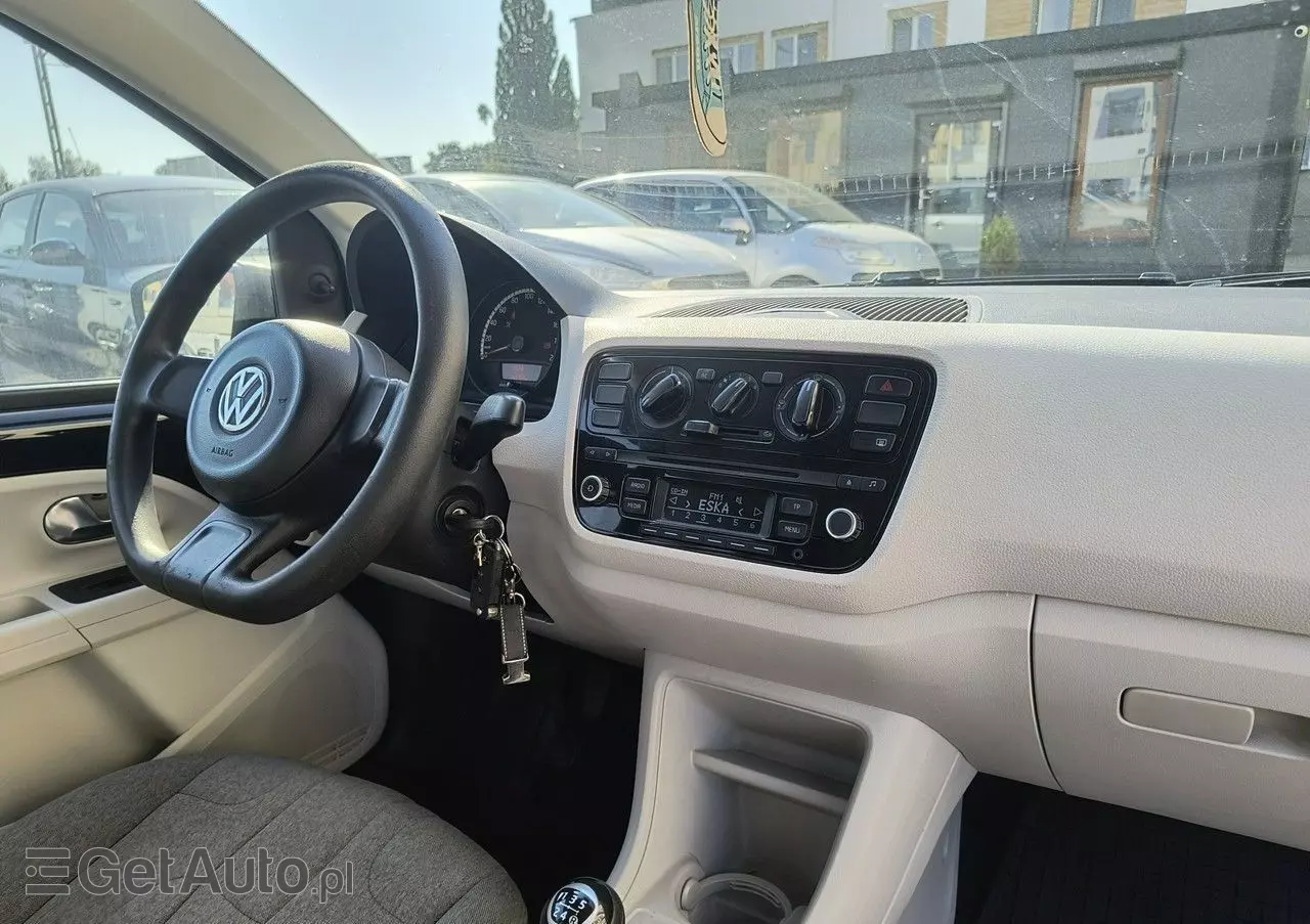 VOLKSWAGEN Up! 