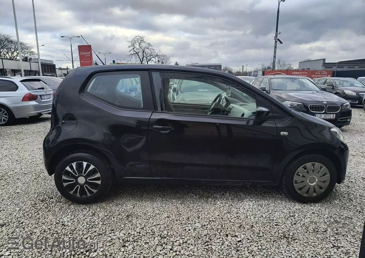 VOLKSWAGEN Up! 