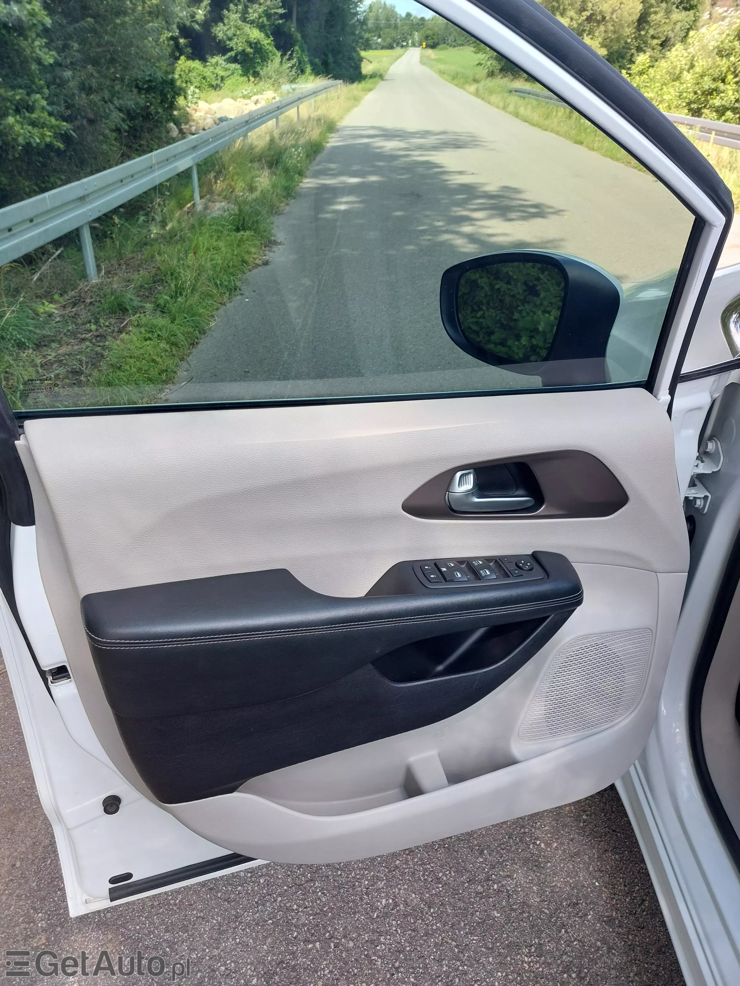 CHRYSLER VOYAGER PACIFICA  