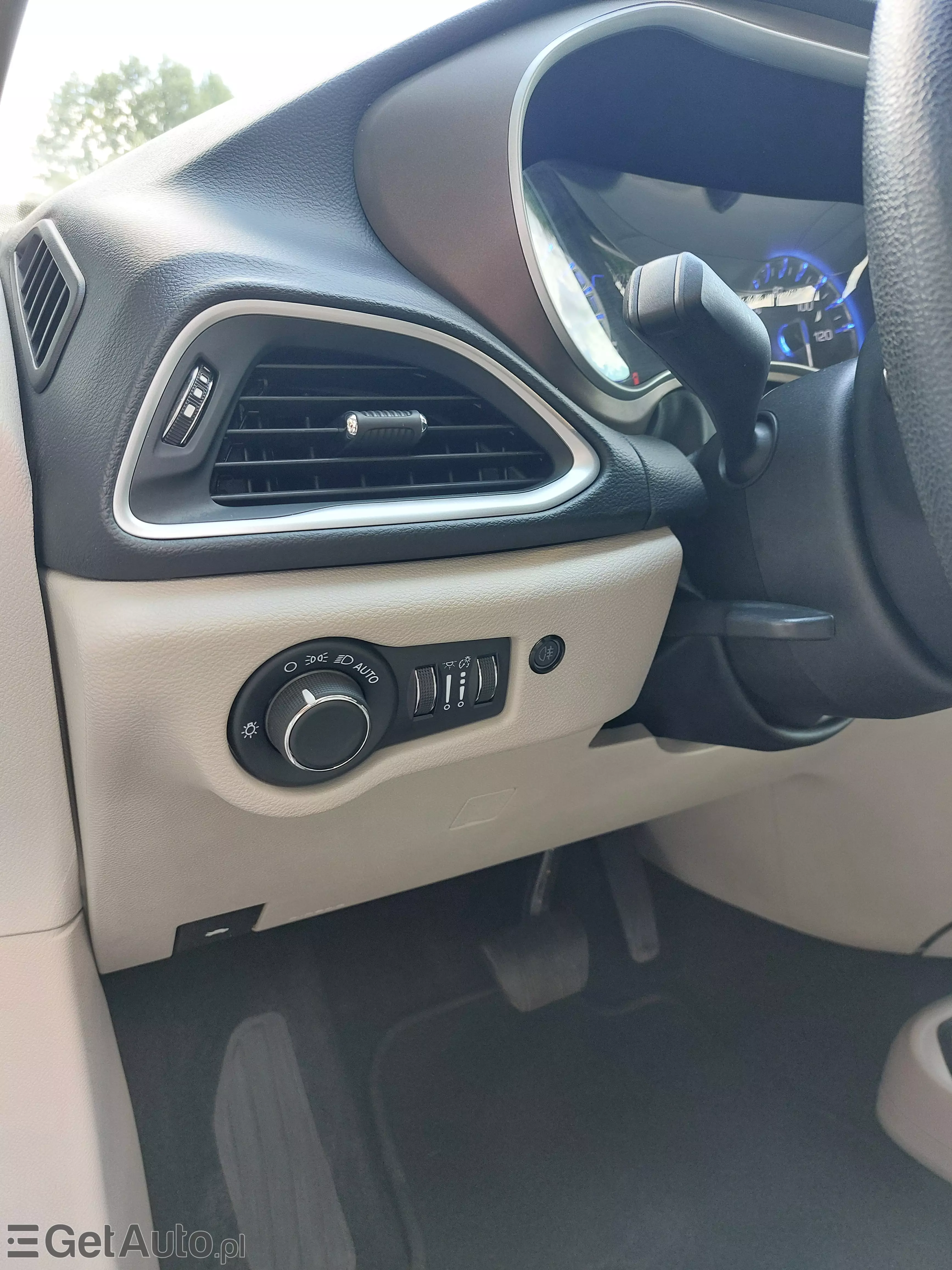 CHRYSLER VOYAGER PACIFICA  