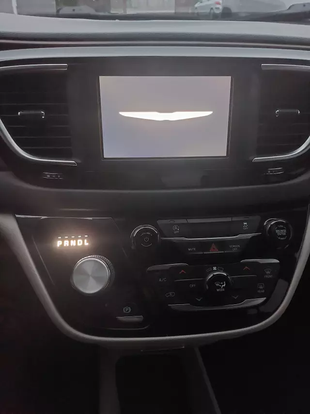 CHRYSLER VOYAGER PACIFICA  