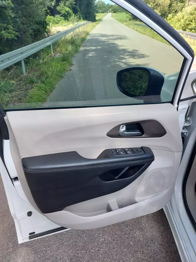 CHRYSLER VOYAGER PACIFICA  