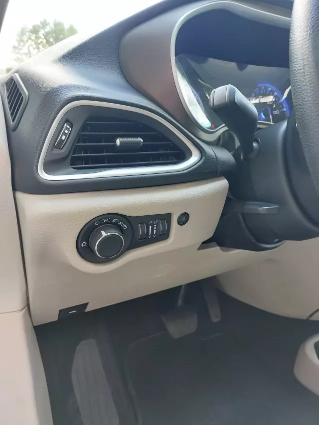 CHRYSLER VOYAGER PACIFICA  