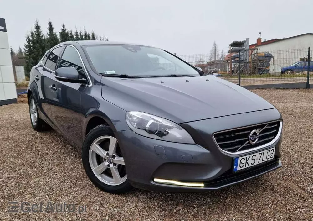 VOLVO V40 D3 Geartronic Summum