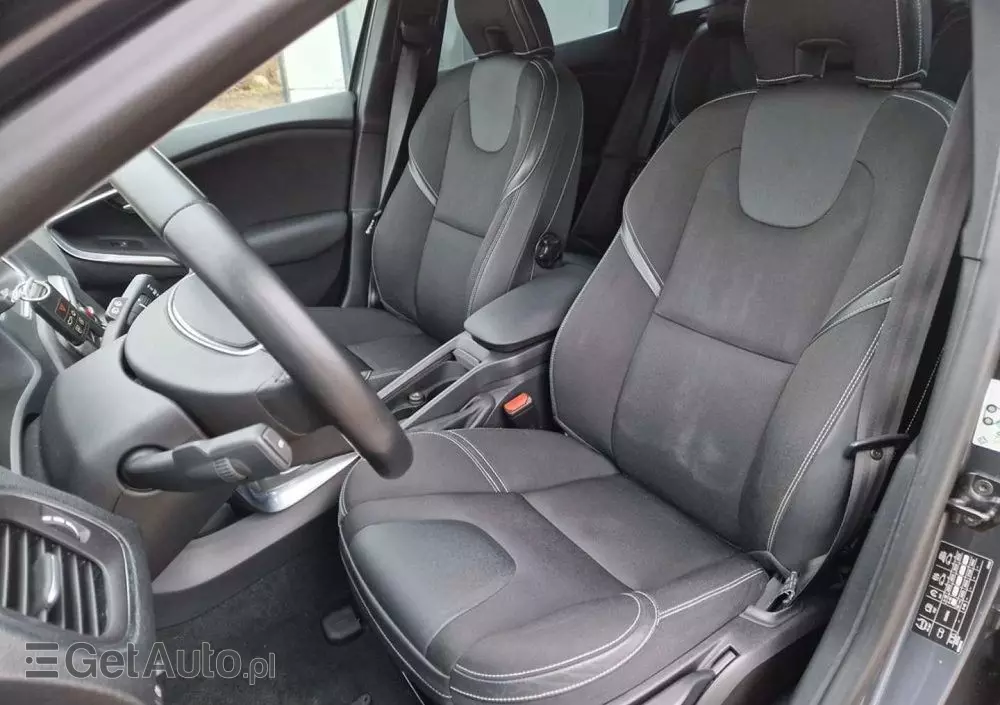 VOLVO V40 D3 Geartronic Summum