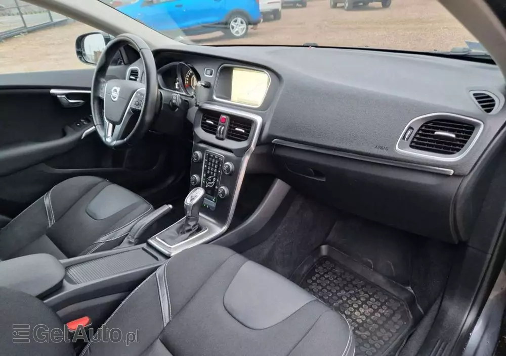 VOLVO V40 D3 Geartronic Summum