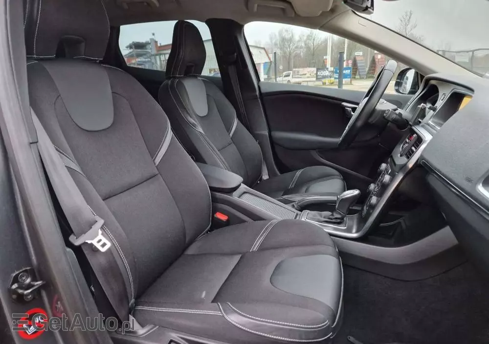 VOLVO V40 D3 Geartronic Summum