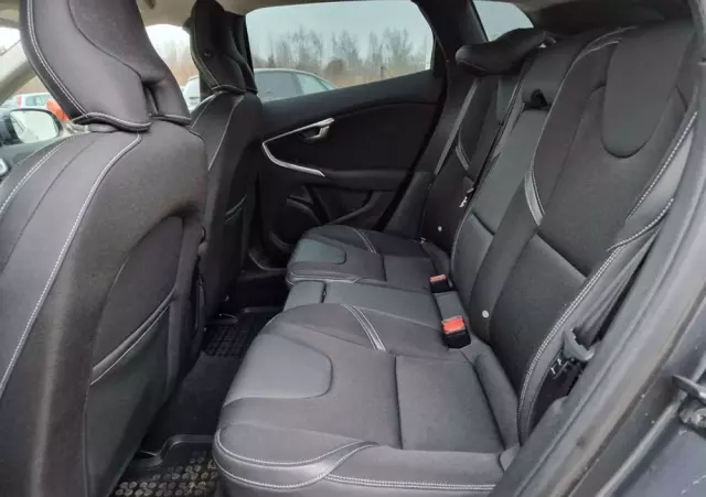 VOLVO V40 D3 Geartronic Summum