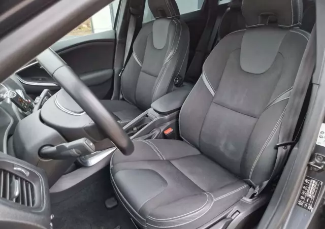 VOLVO V40 D3 Geartronic Summum