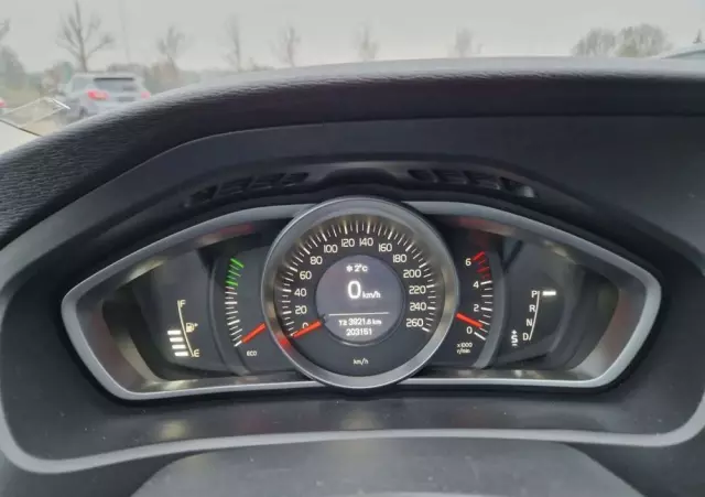 VOLVO V40 D3 Geartronic Summum