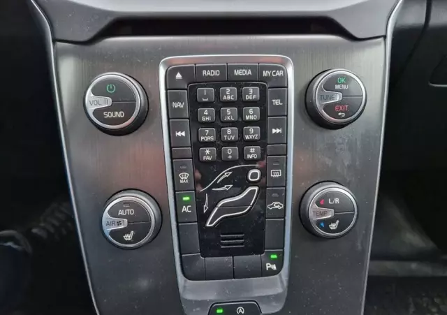 VOLVO V40 D3 Geartronic Summum