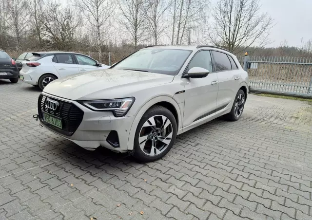 AUDI E-tron 55 Quattro