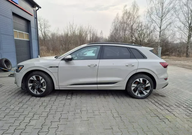 AUDI E-tron 55 Quattro