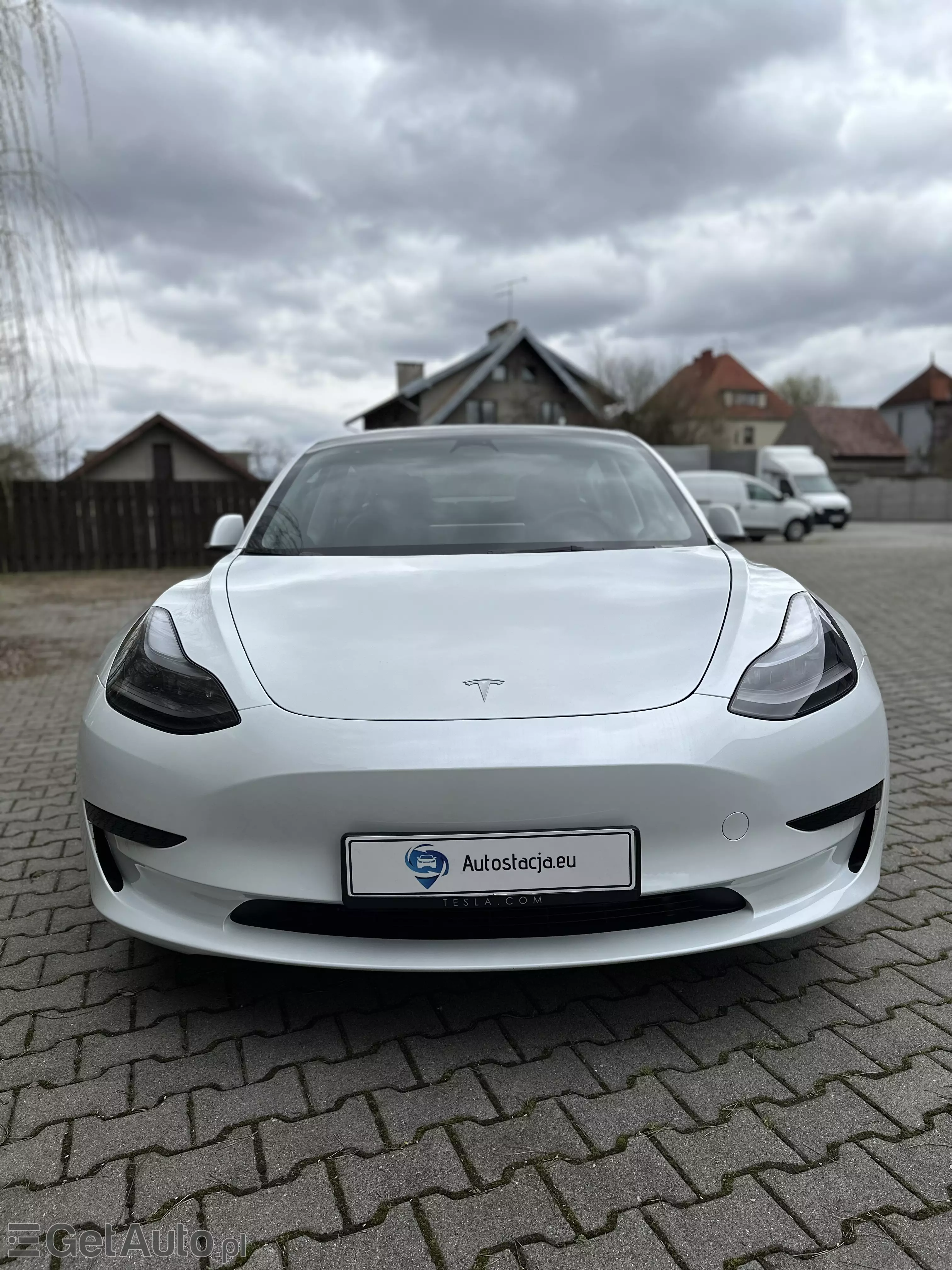 TESLA 3 
