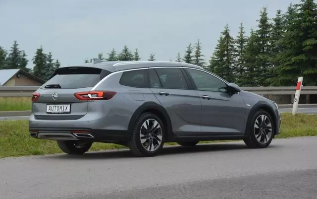 OPEL Insignia Sports Tourer 2.0 Direct Inj Trb 4x4 Innovation