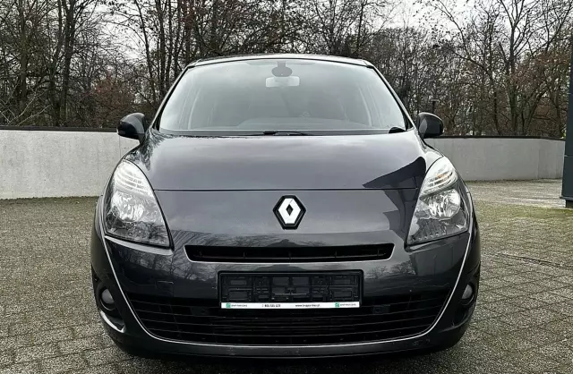 RENAULT Grand Scenic 