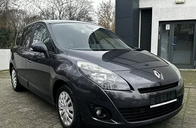 RENAULT Grand Scenic 