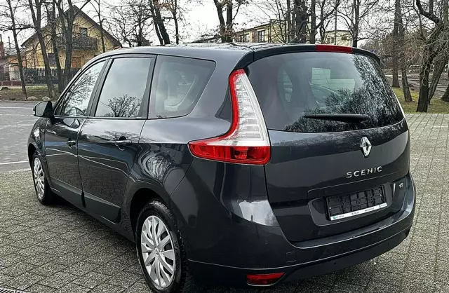 RENAULT Grand Scenic 