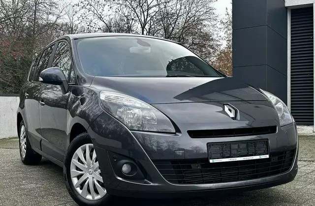 RENAULT Grand Scenic 