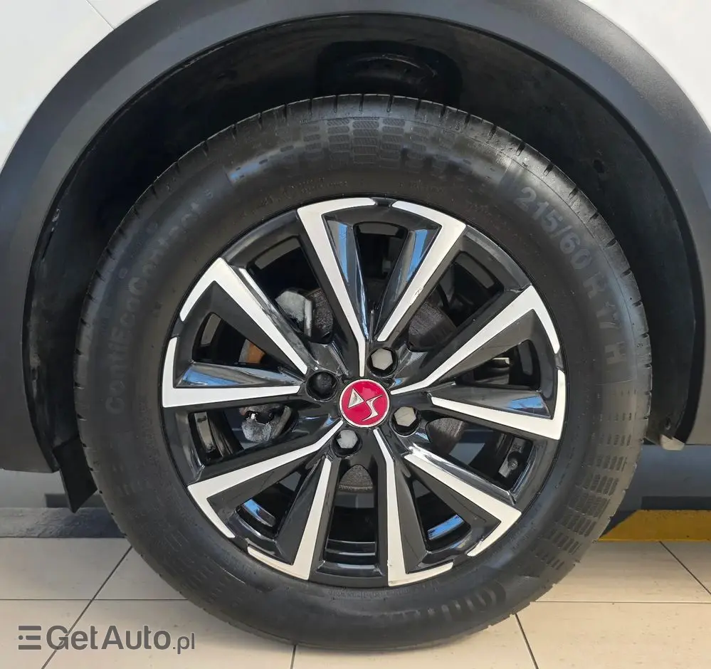 DS AUTOMOBILES DS 3 Crossback 1.2 PureTech Performance Line +