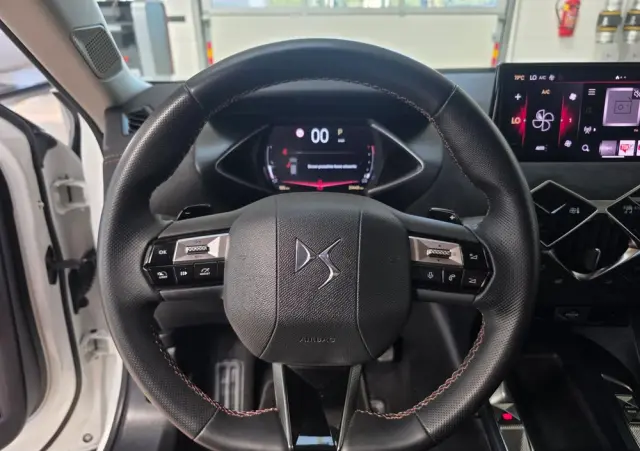 DS AUTOMOBILES DS 3 Crossback 1.2 PureTech Performance Line +
