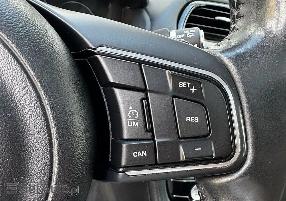JAGUAR F-Pace 2.0 i4D AWD Prestige