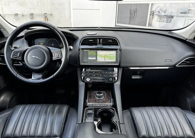 JAGUAR F-Pace 2.0 i4D AWD Prestige