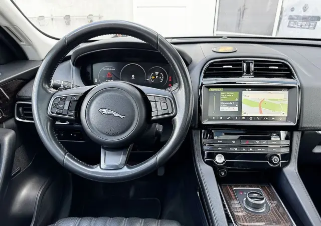 JAGUAR F-Pace 2.0 i4D AWD Prestige
