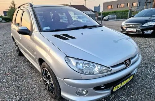 PEUGEOT 206 