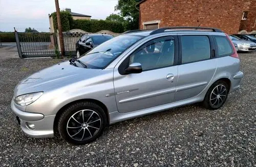 PEUGEOT 206 