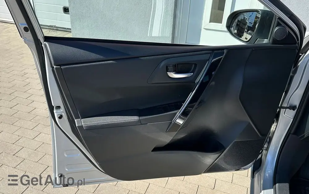 TOYOTA Auris Hybrid 135 Comfort