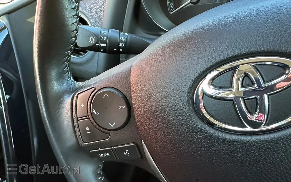 TOYOTA Auris Hybrid 135 Comfort