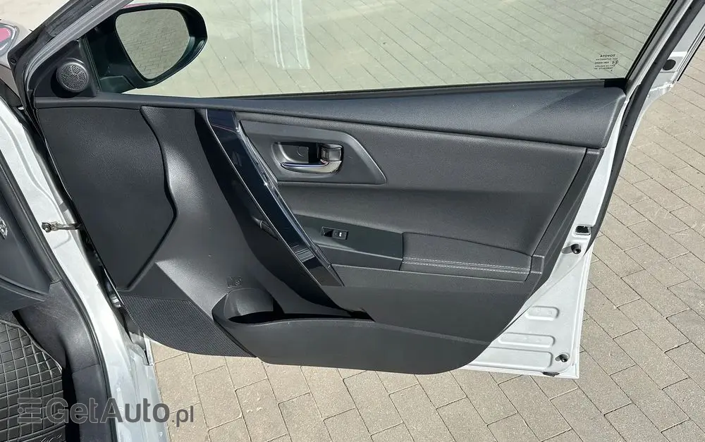 TOYOTA Auris Hybrid 135 Comfort