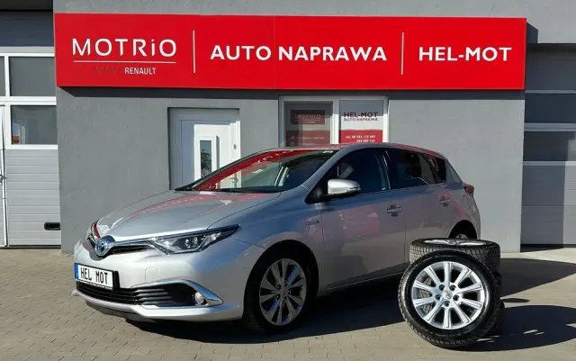 TOYOTA Auris Hybrid 135 Comfort