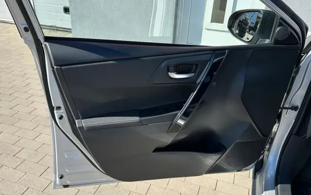 TOYOTA Auris Hybrid 135 Comfort