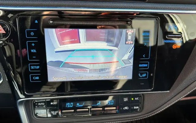 TOYOTA Auris Hybrid 135 Comfort