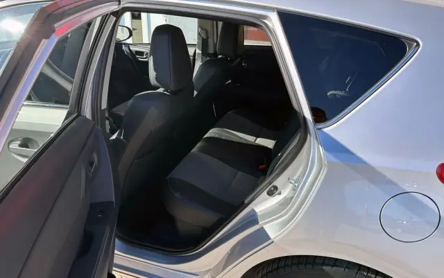 TOYOTA Auris Hybrid 135 Comfort