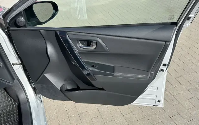 TOYOTA Auris Hybrid 135 Comfort